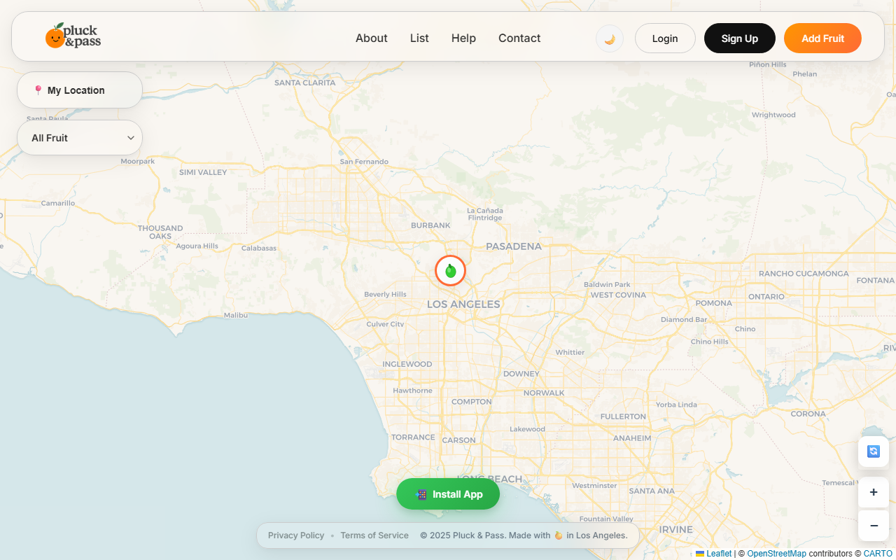 Screenshot of pluckandpass.com showing the LA fruit-sharing map